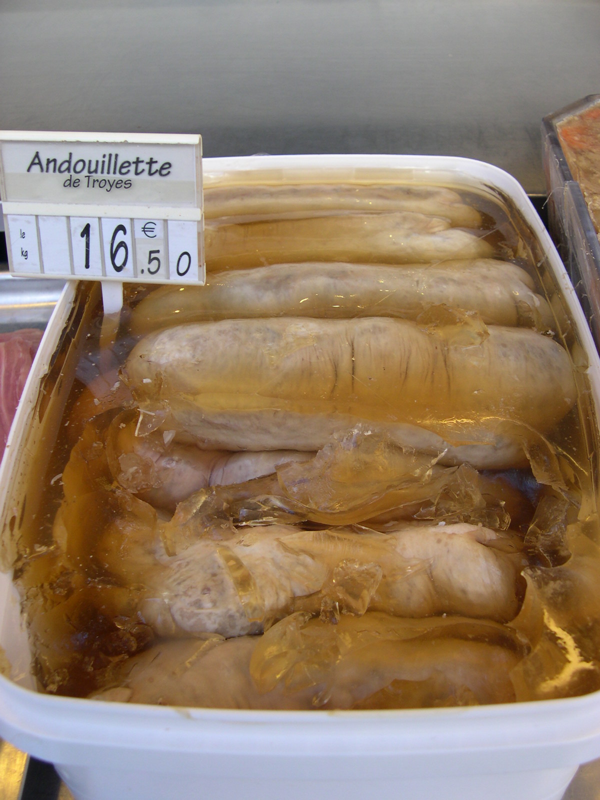 Saveurs de Troyes : andouillette, Chaource & Champagne